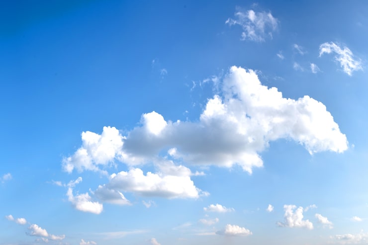 Foto gratuito el cielo está nublado.