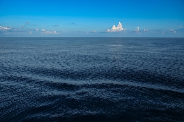 Foto gratuito cielo y mar 01 de abril de 2024