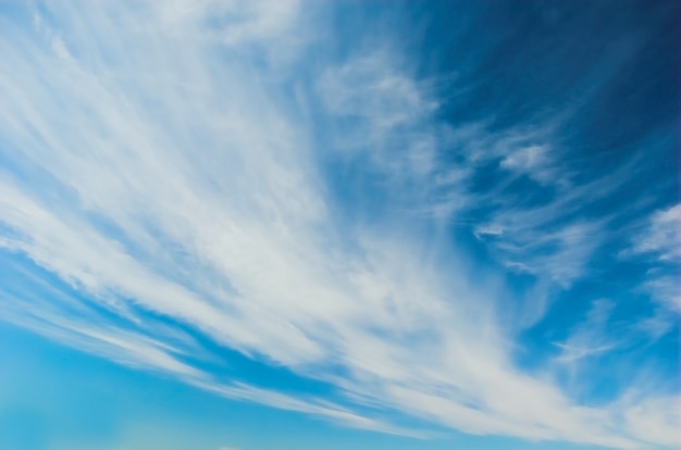 Foto gratuito cielo con nubes