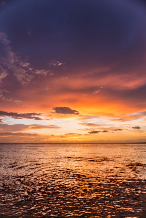Foto gratuito increíble puesta de sol en el mar