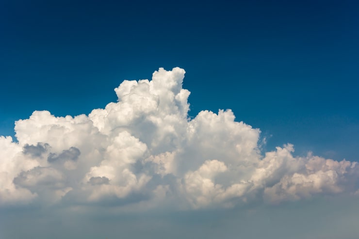 Foto gratuito nubes en el cielo