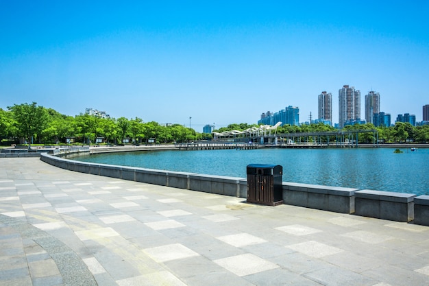 Foto gratuito piso y parque