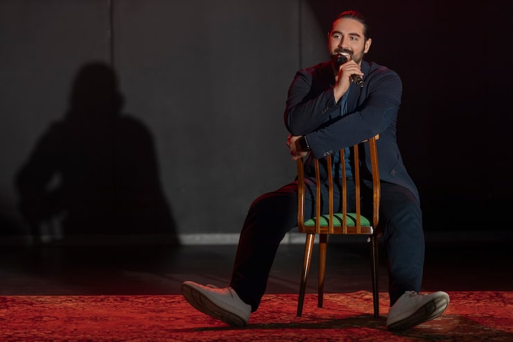 Foto gratuito el proceso de creación de comedia de stand up