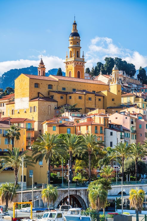 Foto gratuito pueblo de menton, casco antiguo durante la primavera