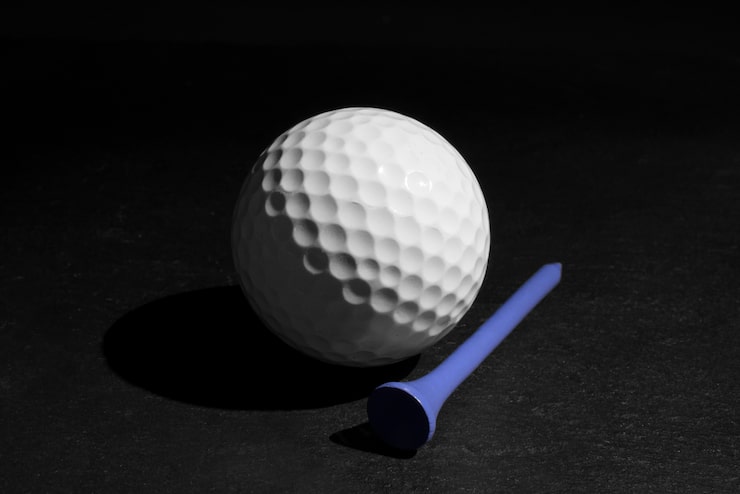 Photo Gratis tampilan bola golf dengan tee