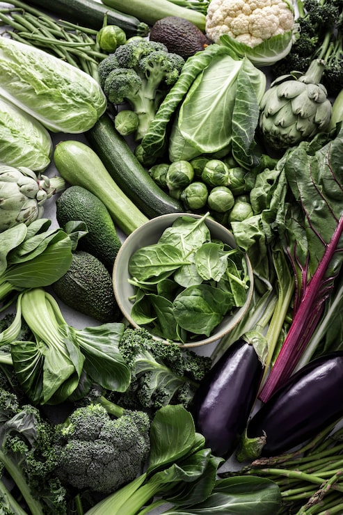 Foto gratuito verduras verdes planas laicos estilo de vida saludable