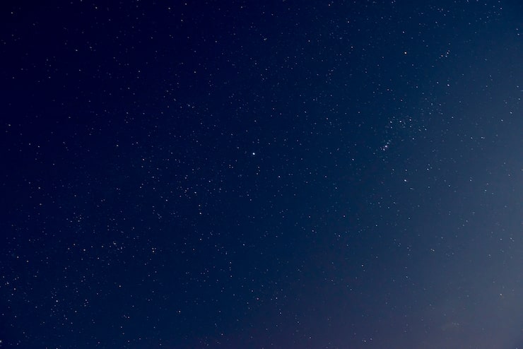 Foto gratuito bellissimo cielo notturno con stelle lucenti