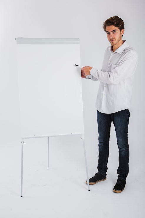Kostenlose Foto posing während der präsentation