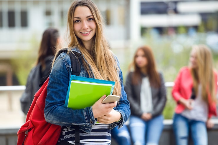 Kostenlose Foto "smiling student"