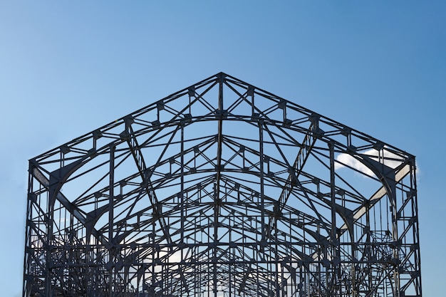 Foto construcción metálica de edificio ferroviario