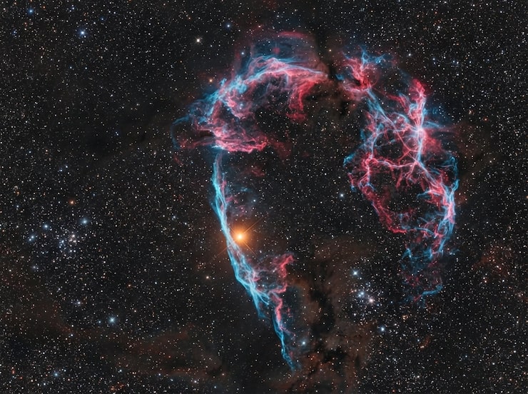 Foto nebulosa en el espacio profundo