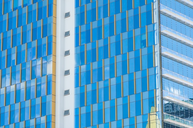 免费Photo 建筑物的抽象窗户外观