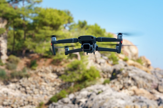 Gratis Foto drone som flyr med digitalkamera.