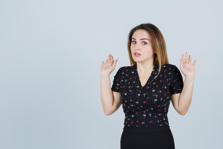 Gratis Foto ekspressiv ung jente som poserer