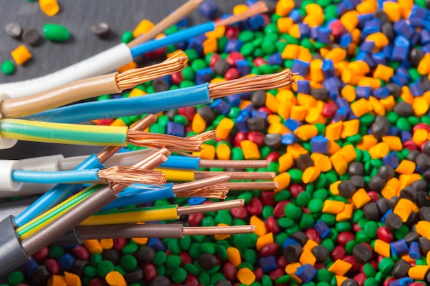 Gratis Foto fargerike plastpolymergranulater for kabel