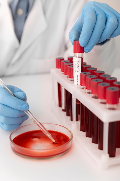 Gratis Foto koronavirus blodprøvearrangement i lab