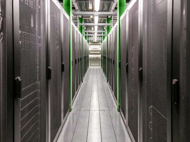 Gratis Foto korridor i serverrom datasenter