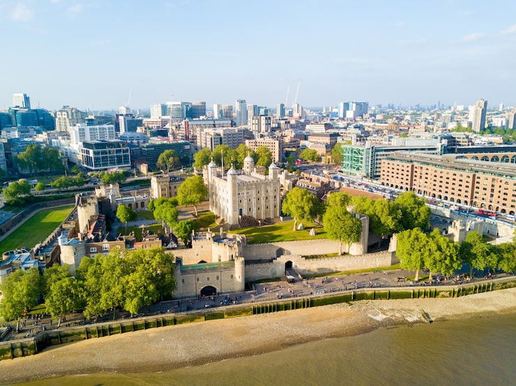 Gratis Foto luftfoto av den vakre byen london under den blå himmelen i england