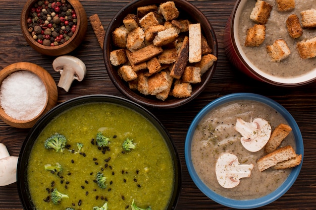 Gratis Foto toppbilde av utvalg av vinter sopp- og brokkolisupper