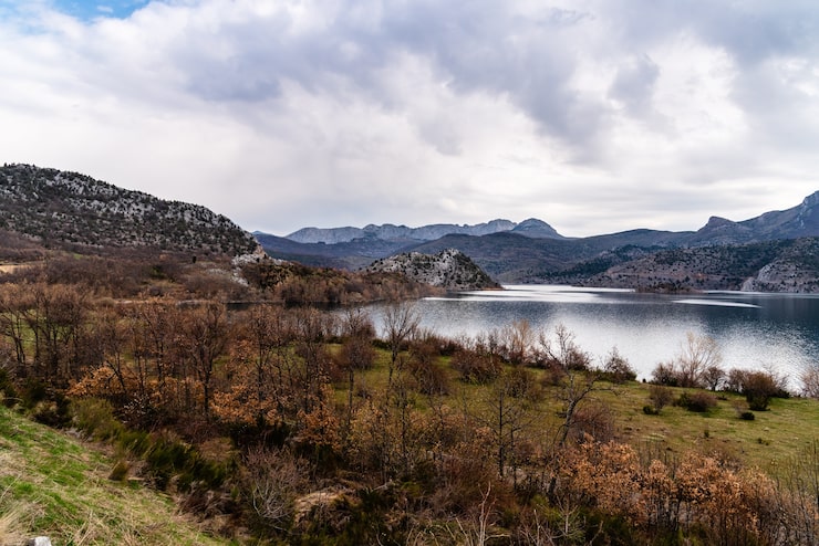 Gratis Foto vakkert bilde av barrios de luna-reservoaret i leon, spania