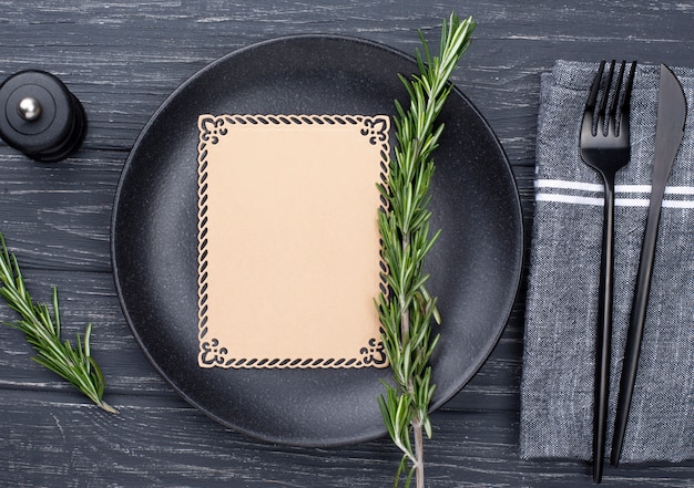 Gratis Foto flat lay borddækning med tomater