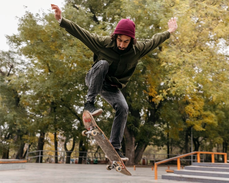 Gratis Bild man ute med skateboard