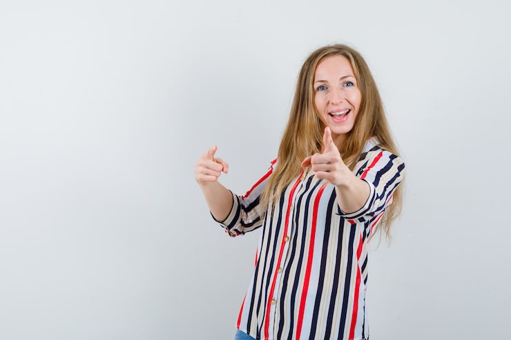 Gratis Bild ung, uttrycksfull kvinna som poserar i studion