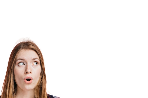 Gratis PSD ekspressiv kvinde gestikulerer