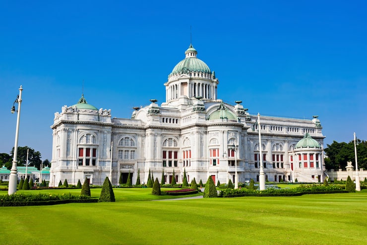 Photo điện ananta samakhom throne hall là một sảnh chiêu đãi trước đây bên trong cung điện dusit ở bangkok, thái lan