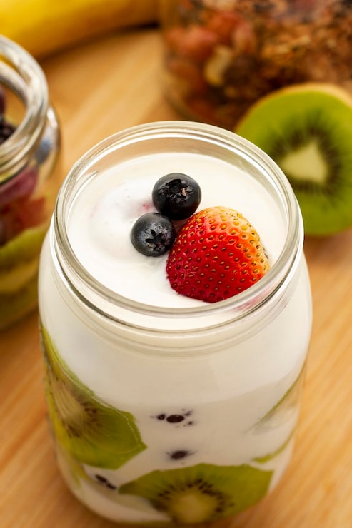 Miễn phí Photo góc cao sữa chua ngon với lát kiwi