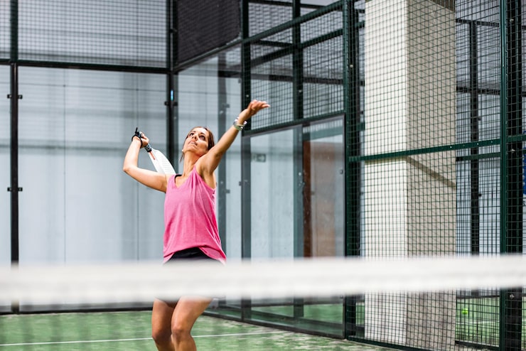 Miễn phí Photo người phụ nữ chơi padel
