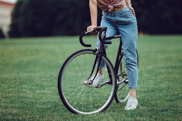 Miễn phí Photo người phụ nữ đạp xe