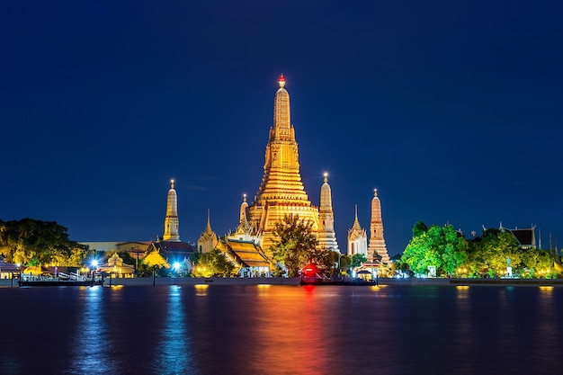 Ilmainen Kuva wat arunin temppeli bangkokissa, thaimaassa.