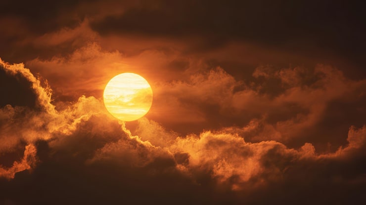 Photo gratuit un couchant de soleil spectaculaire avec des nuages de feu