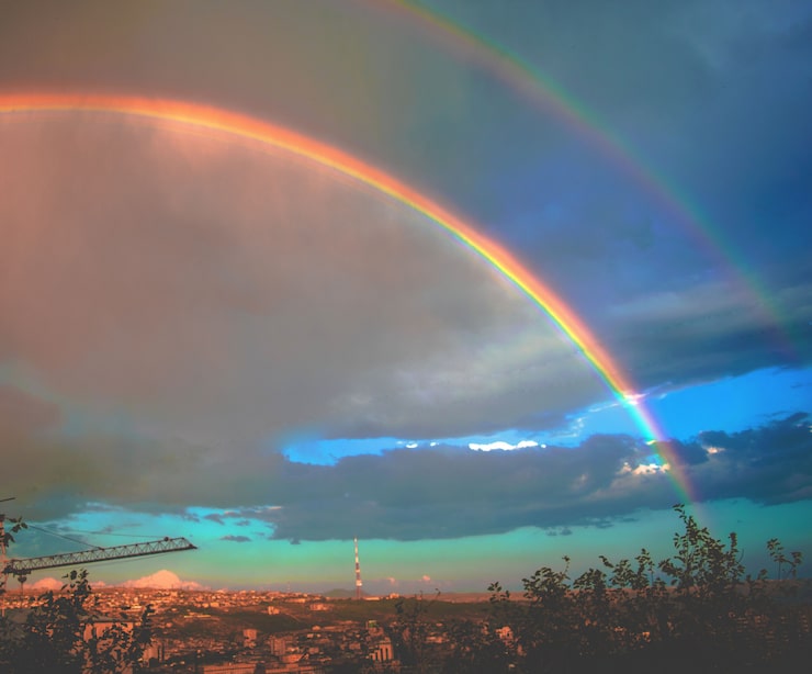 Photo gratuit un double arc-en-ciel
