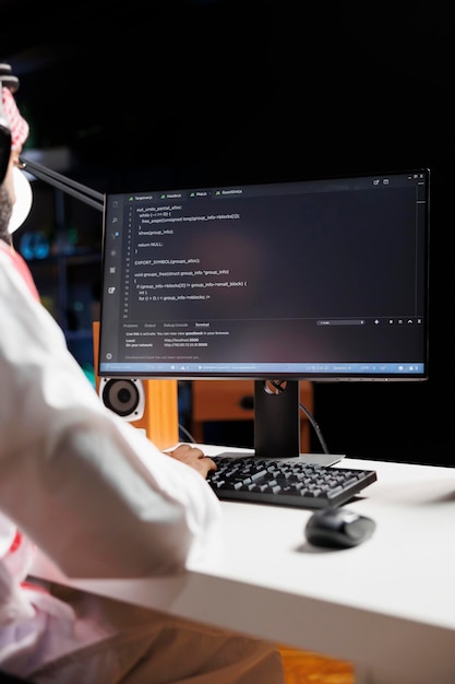 Photo gratuit écran d'ordinateur affichant le code source