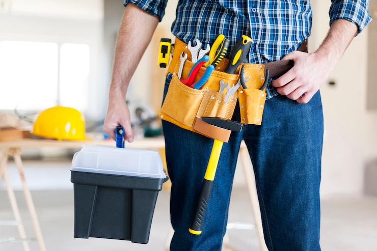 Photo gratuit partie d'un ouvrier du bâtiment masculin
