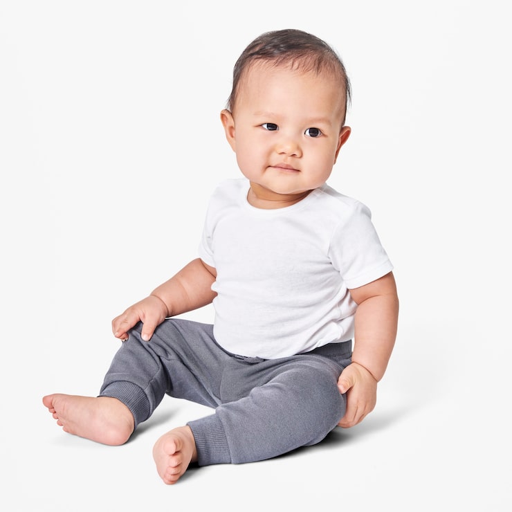 Photo gratuit vêtements pour bébé