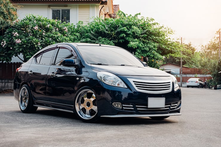 Photo voiture eco noire dans la rue