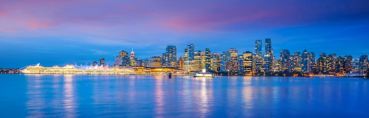 Foto vakker utsikt over vancouver skyline, british columbia, canada ved solnedgang