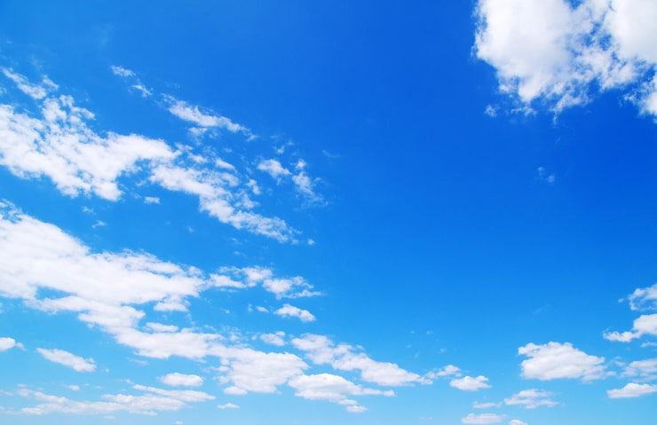Photo 小さな雲と青い空の背景