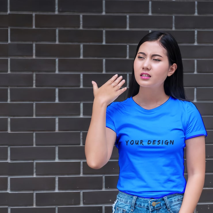 PSD áo thun mockup nữ