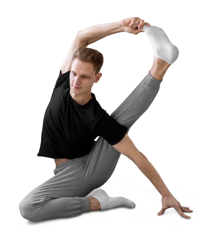 Gratis PSD jonge man die een yogahouding inneemt