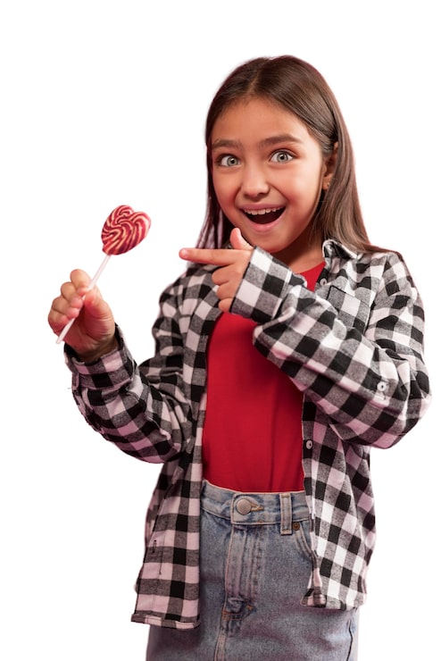 PSD gratuito linda chica agujereando dulces felizmente