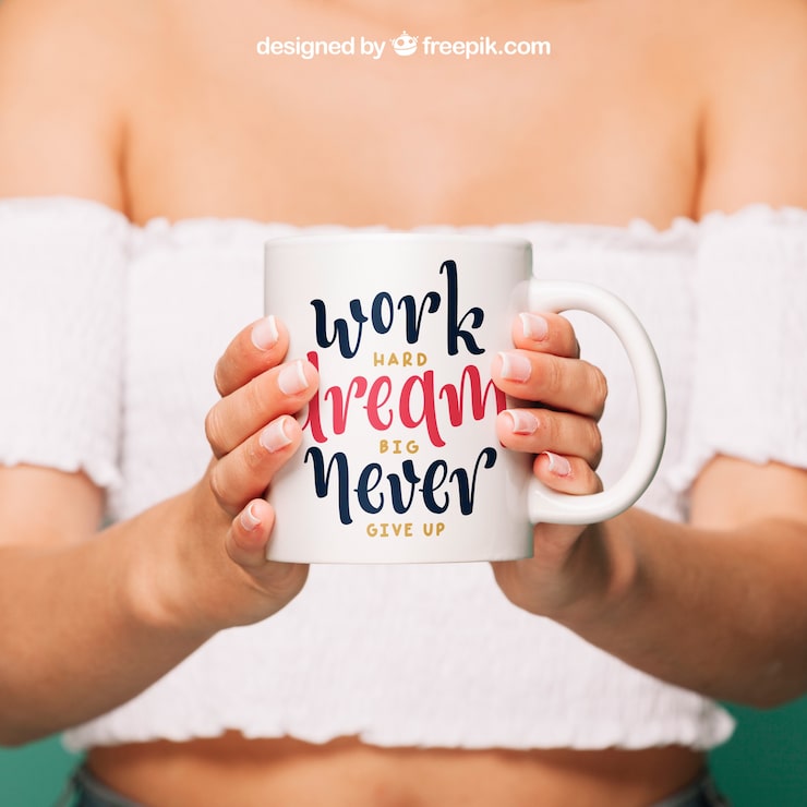 PSD gratuito mockup de taza de café para diseño de citas
