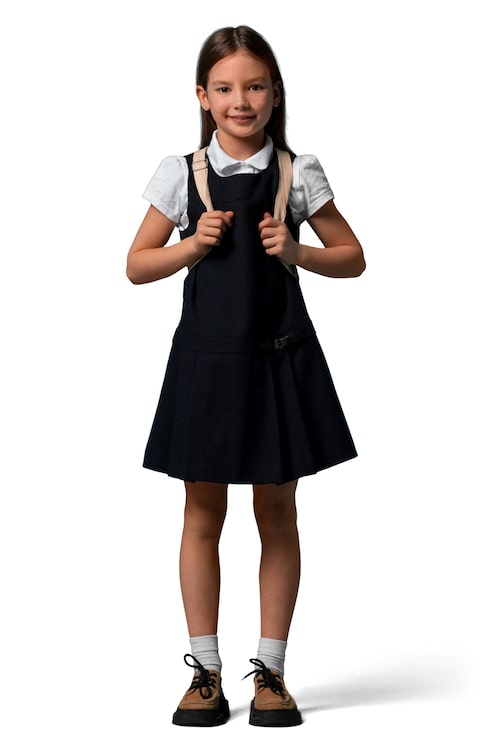 PSD gratuito retrato de una joven escolar en uniforme