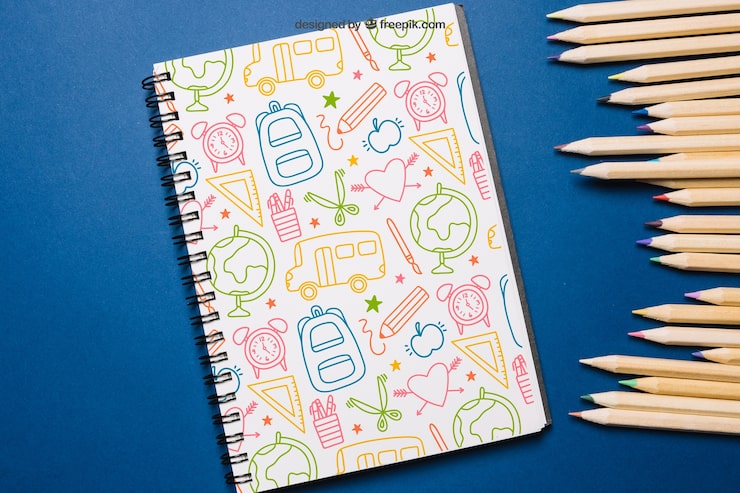 PSD grátis back to school mockup com bloco de notas e lápis