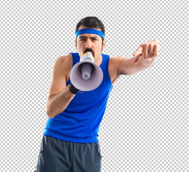 PSD sportman gridando per megafono