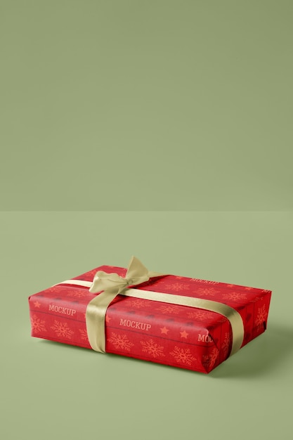PSD verpacktes geschenk mit niedlichem mustermodell