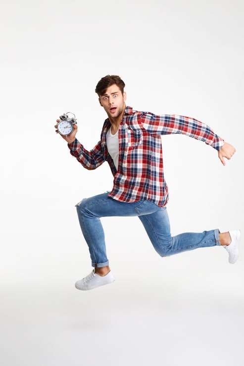 Ücretsiz Fotoğraf sorunlu genç bir adamın tam boy portresi